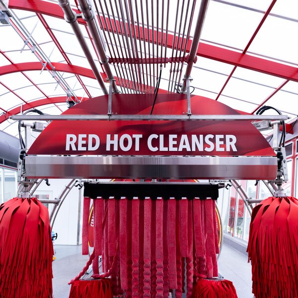 Tommy's Express Car Wash applicator